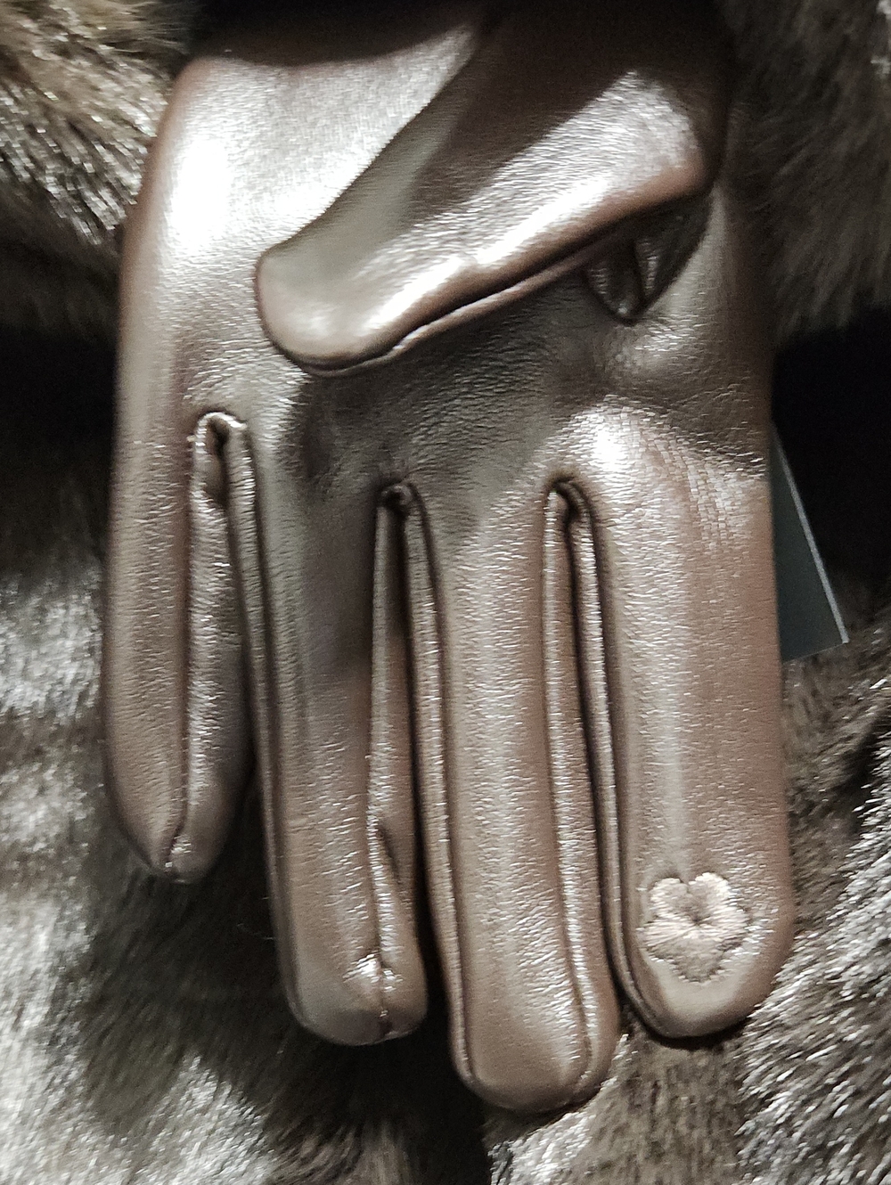 NWT Neiman Marcus Faux Fur Coat And Gloves. Sizes M, L - Picture 9 of 13